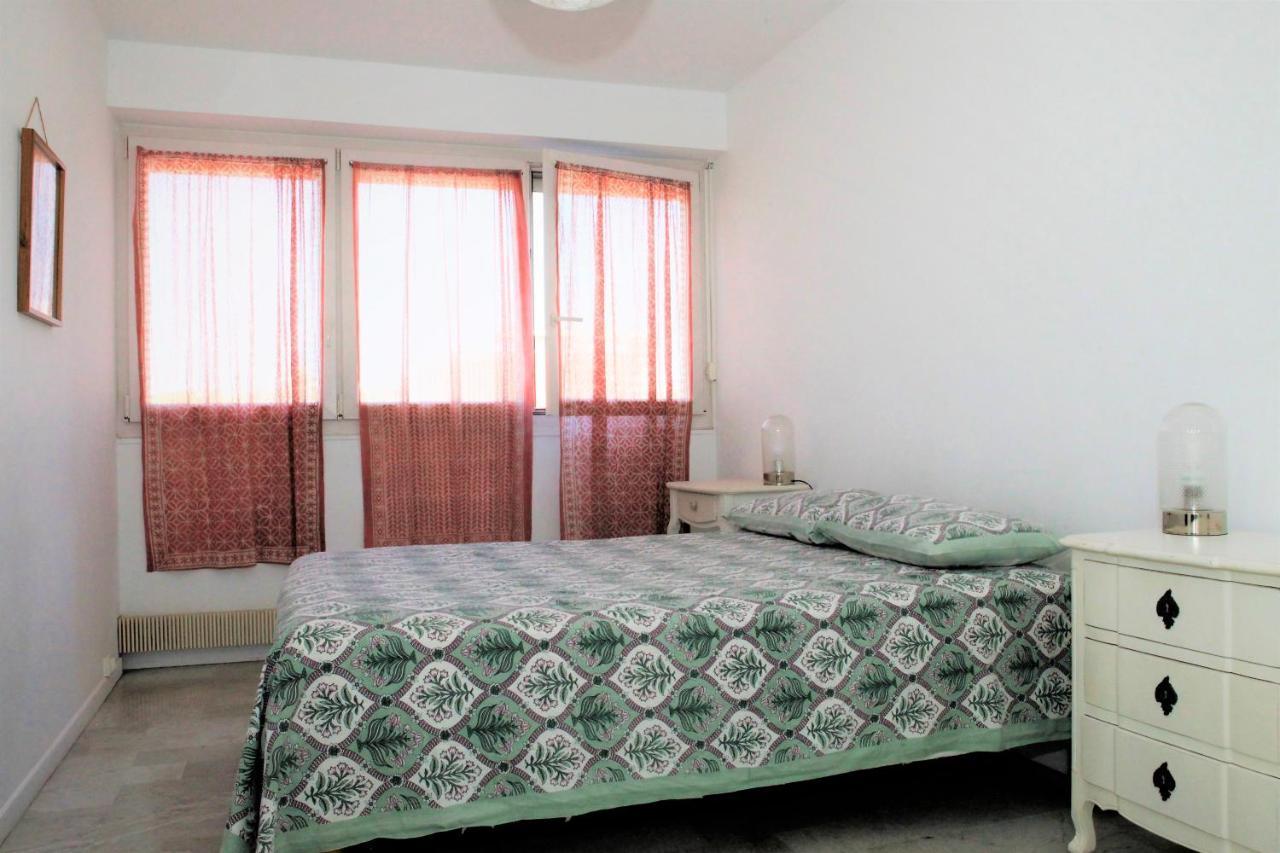 Appartement T3 Plein Centre Saint-Raphaël Екстериор снимка