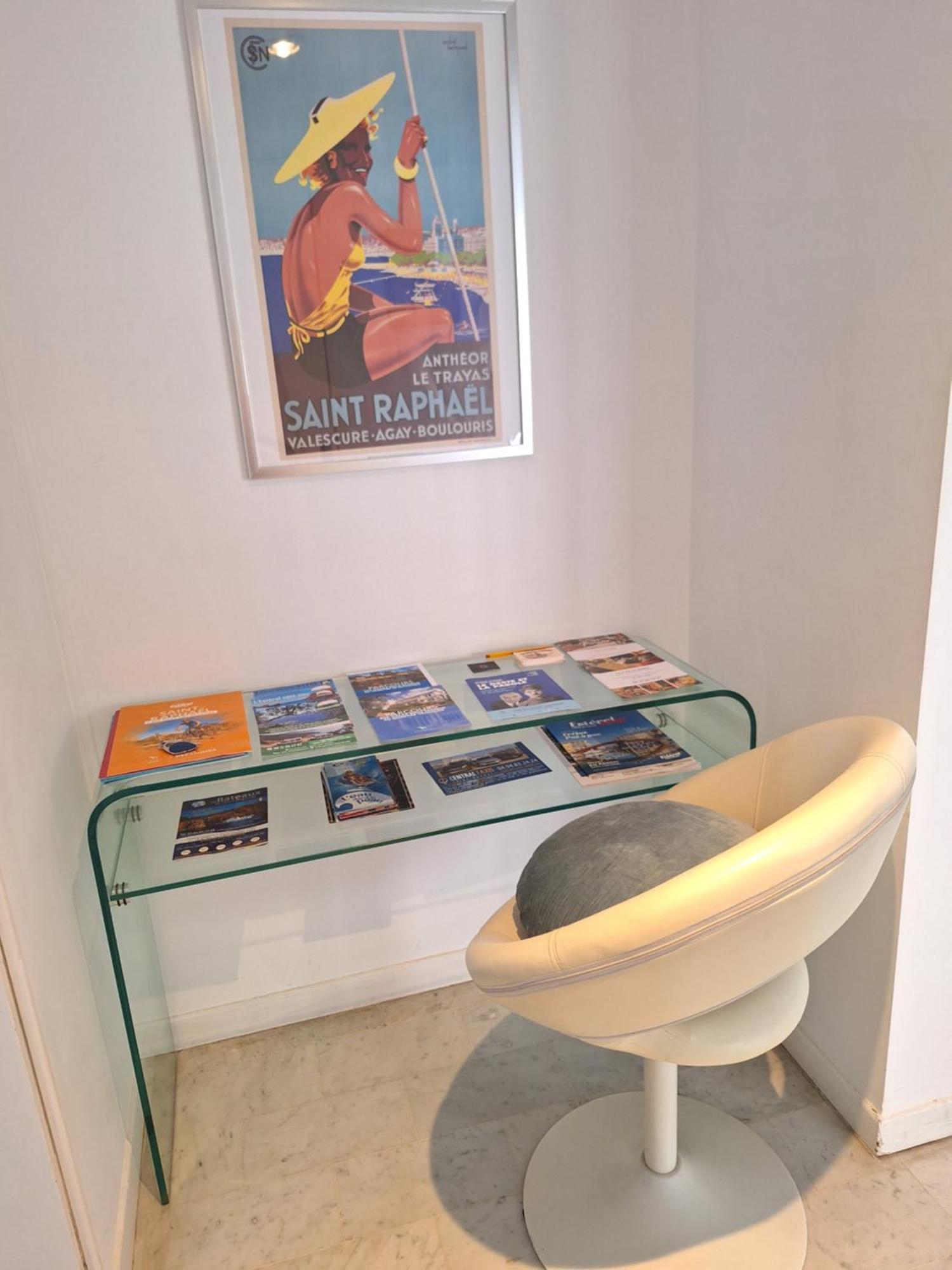 Appartement T3 Plein Centre Saint-Raphaël Екстериор снимка